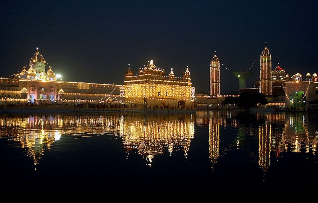 15 Beautiful Golden Temple Images Taken By Pro ...