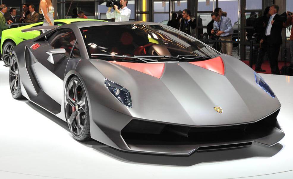 Lamborghini Veneno (221 mph)