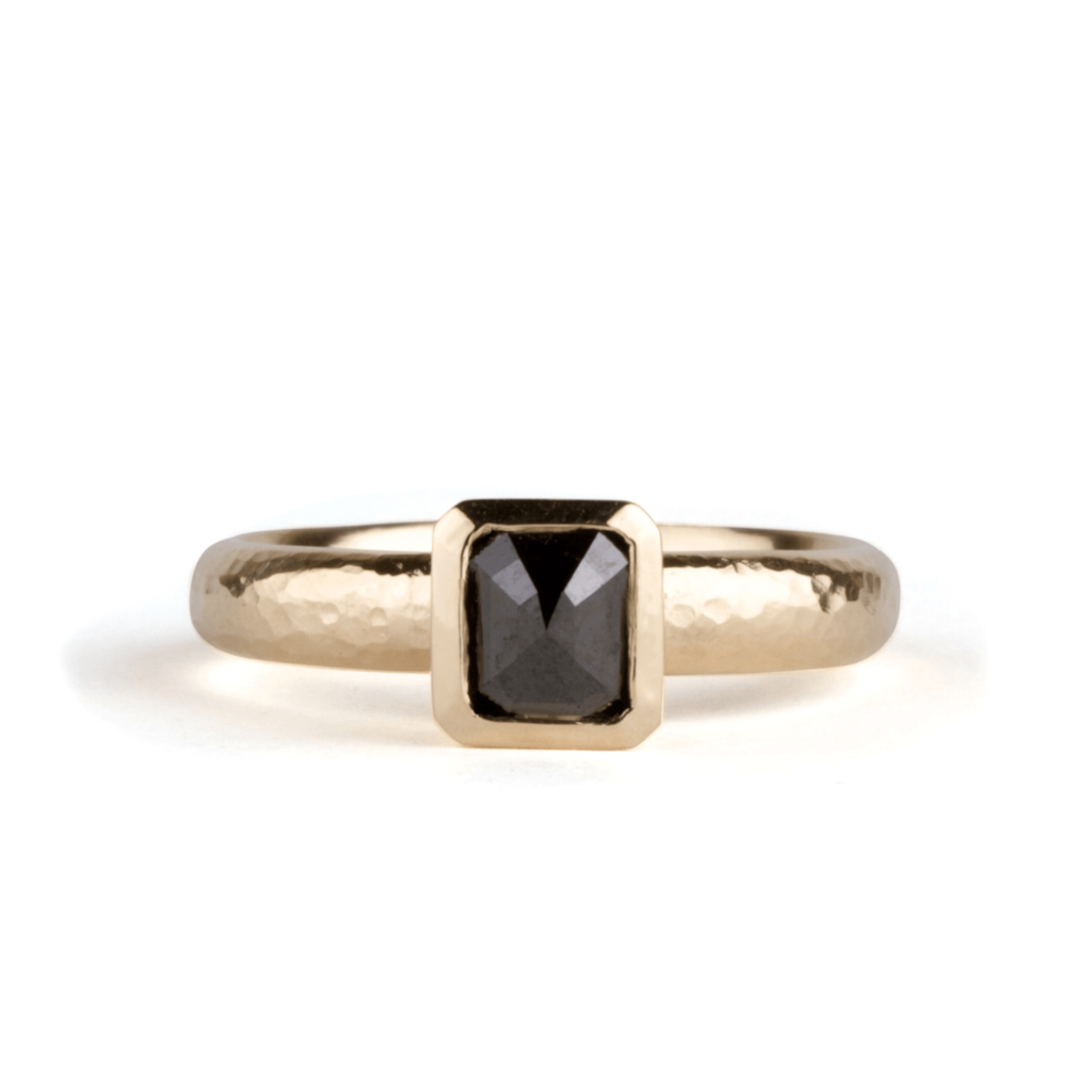 Alhambra Solitaire Black Diamond Ring