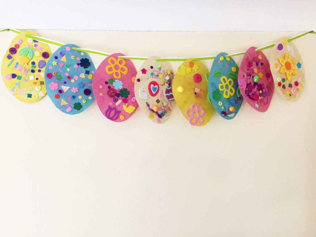 DIY Painted easter crafts Garland