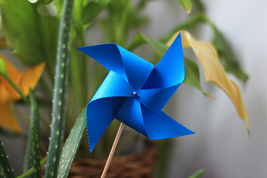 Dancing Paper Pinwheel diy paper crafts