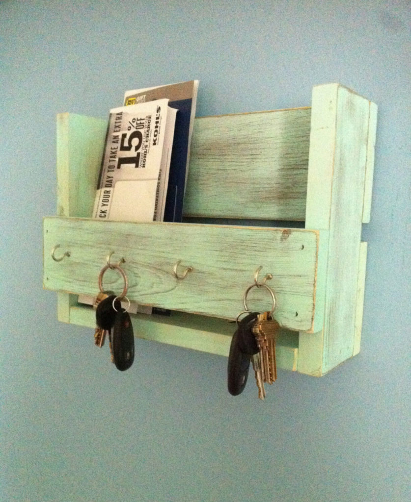 Rough wooden plank diy Key Holder