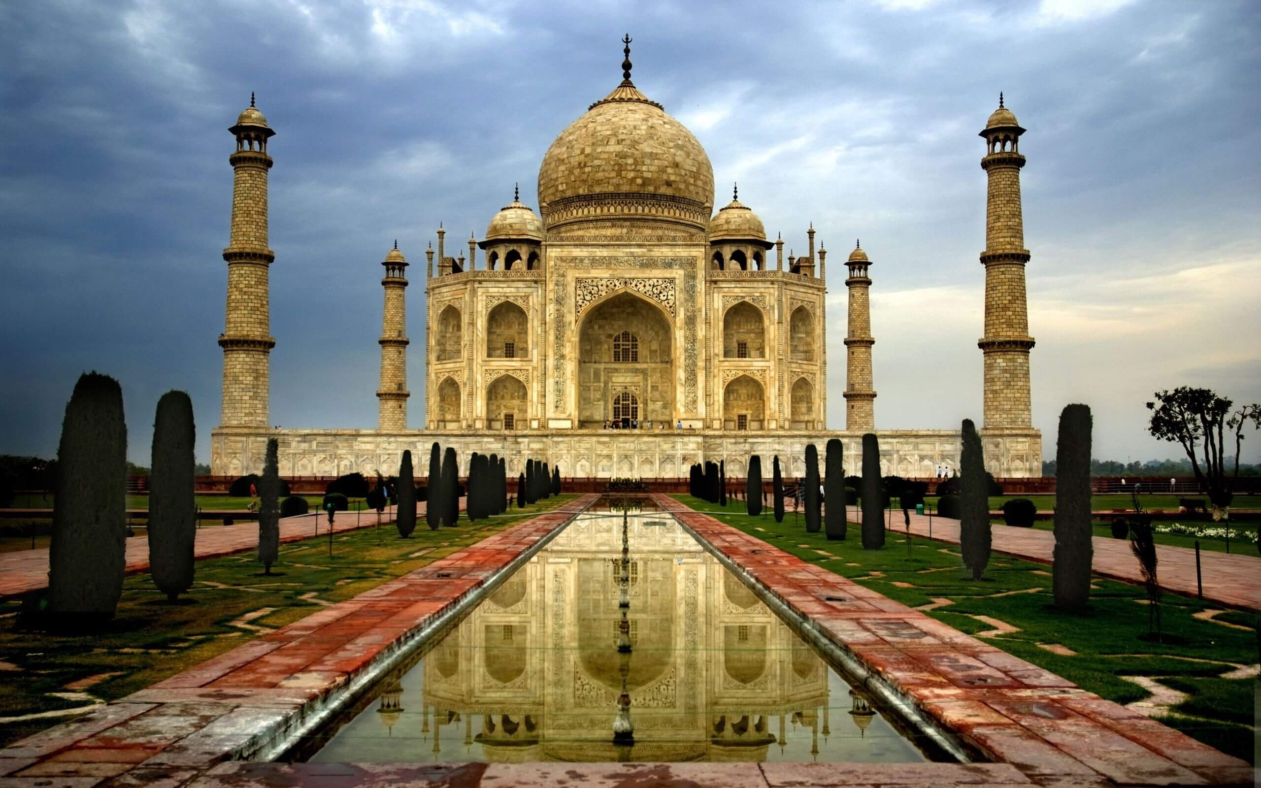 50+ Most Famous Historical Landmarks In the World - Live Enhanced