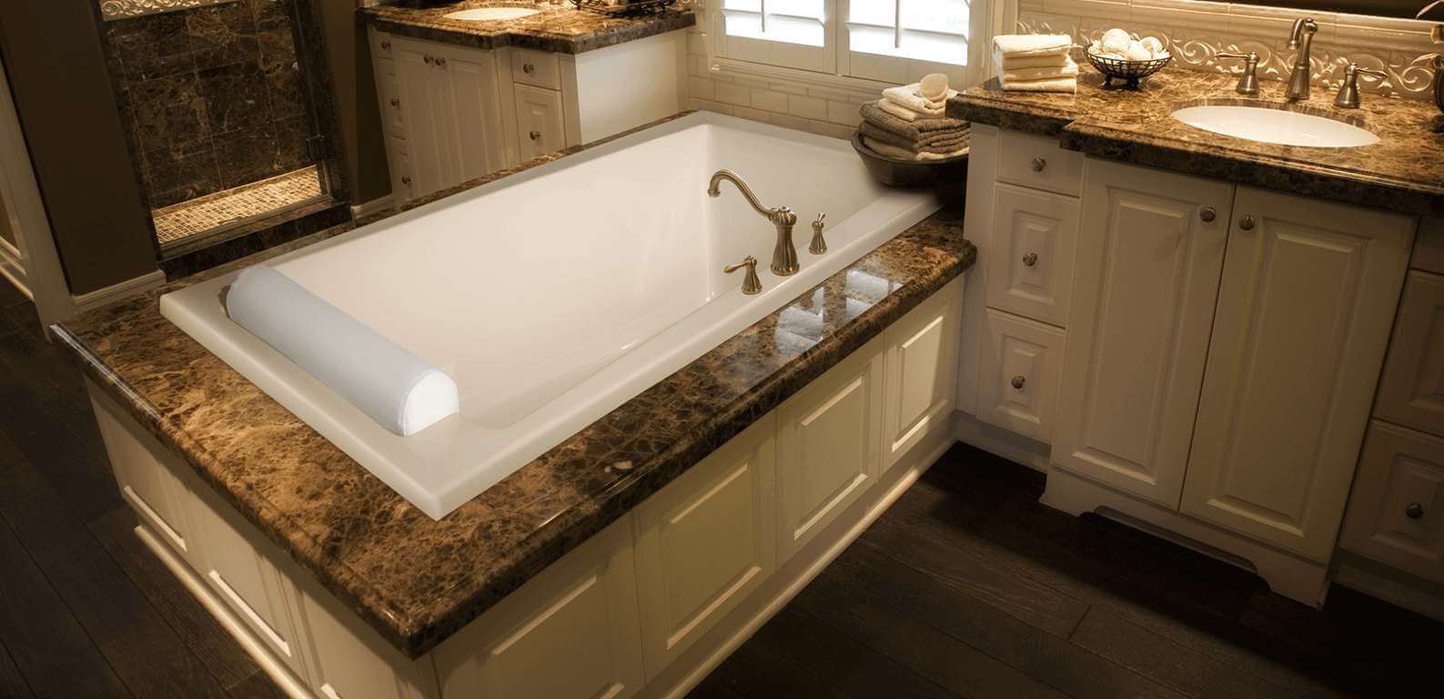 31+ Small Bathroom Tub Ideas With Modern Designs - Live Enhanced