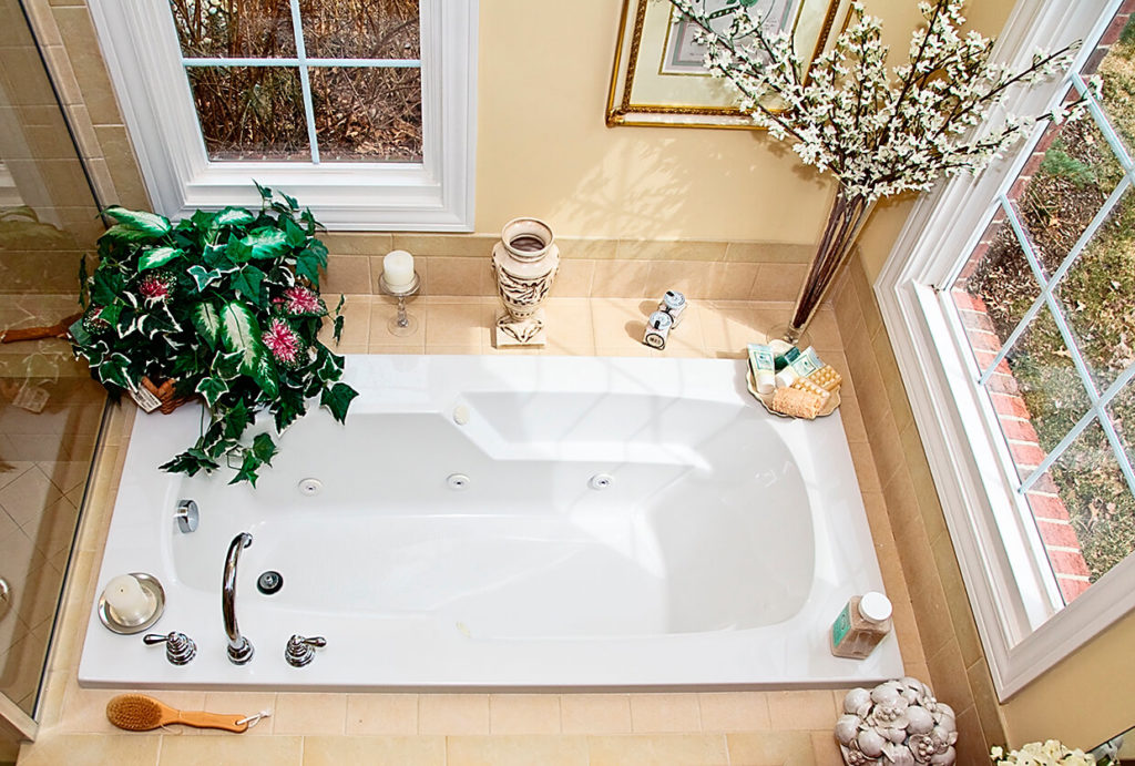 small bathroom tub ideas