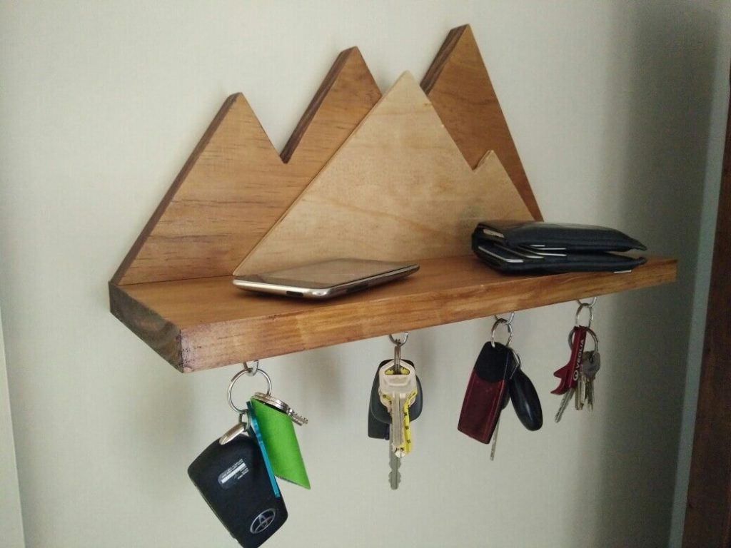 triangular bookshelf with diy Key Holder 