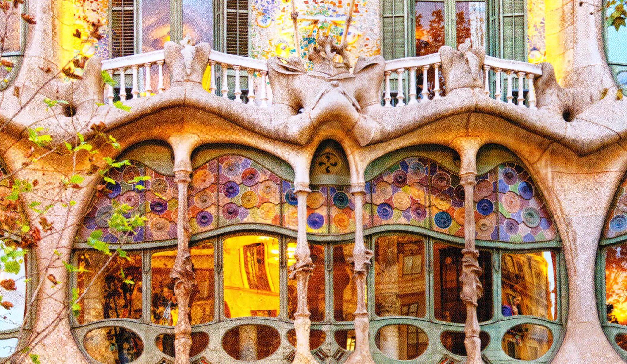 gaudi buildings barcelona