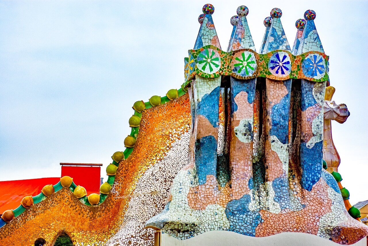 gaudi buildings barcelona