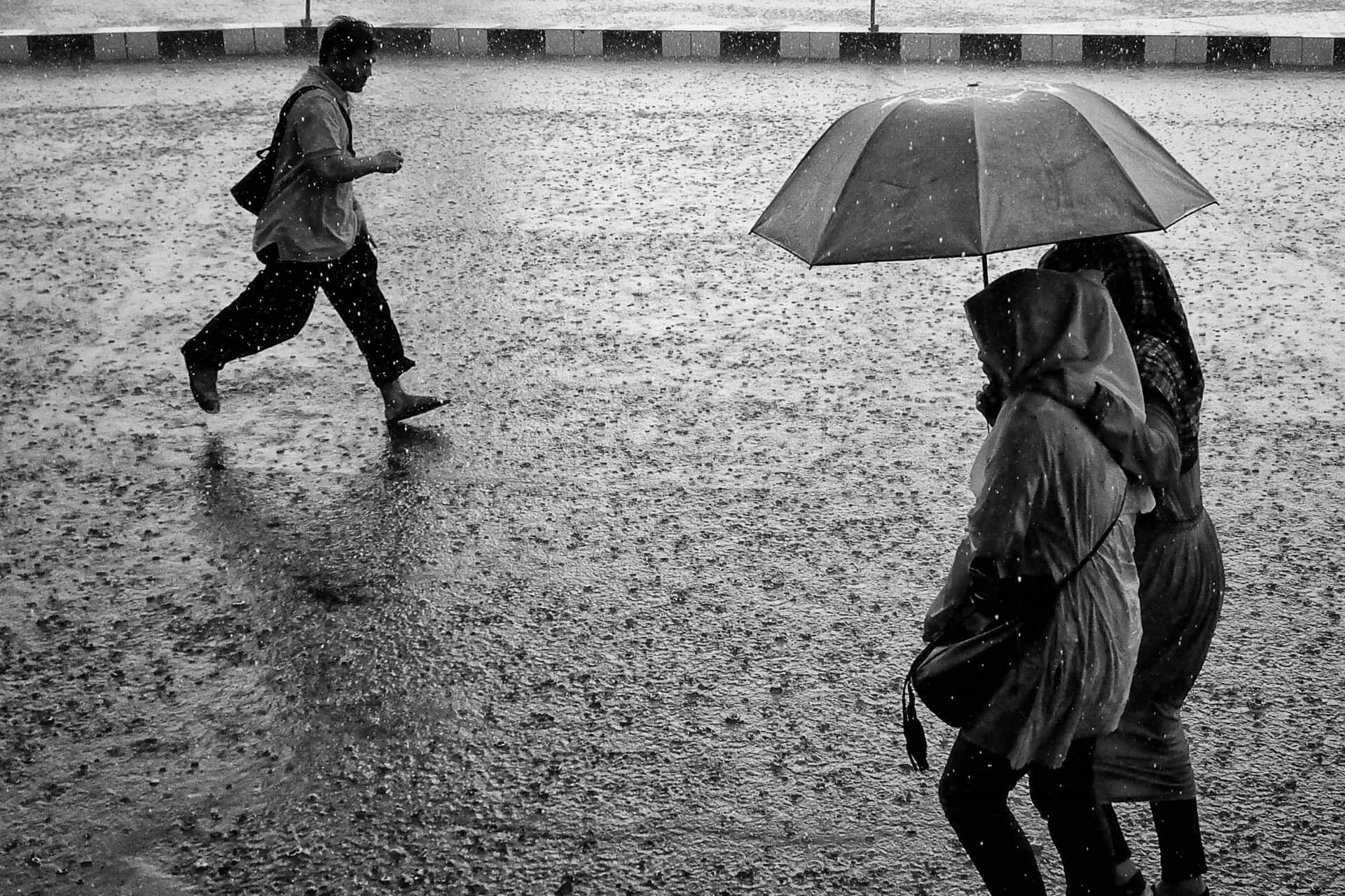 Пенья дождя. Бангладеш дожди. Негатив дождь. The Rainy Day. Rainy Day glut.