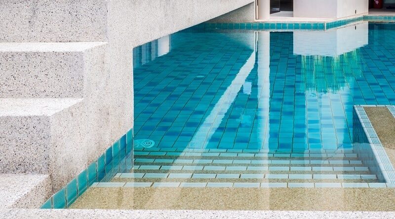 How to Hire Swimming Pool Contractors and What to Expect from Them