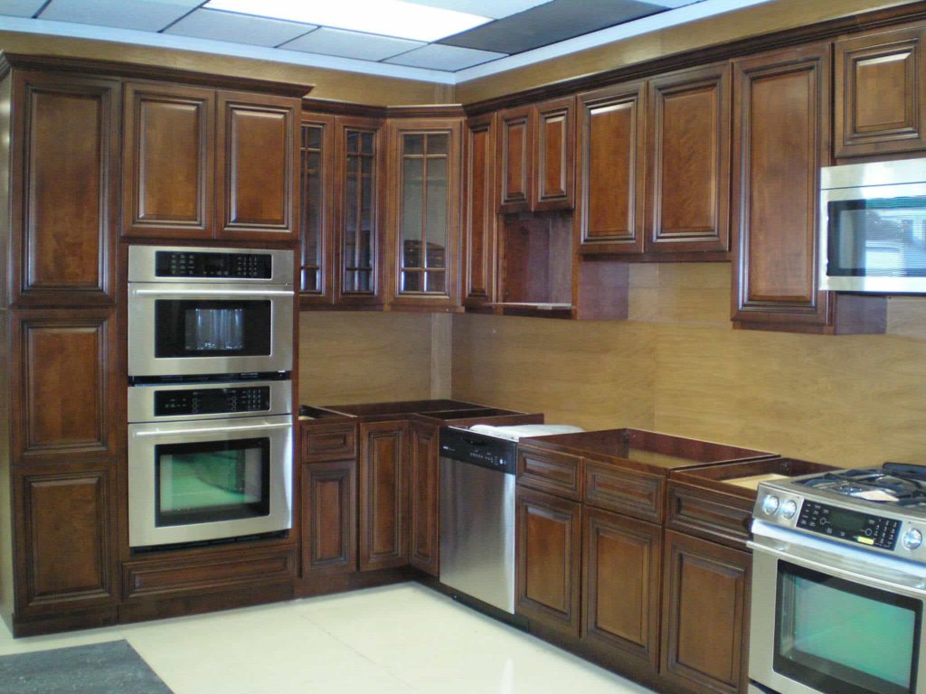 types of kitchen finishes - Solid Wood