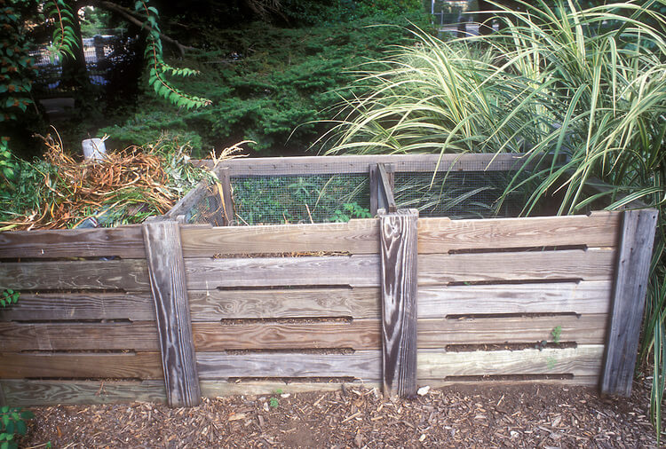 DIY Compost Bin 8