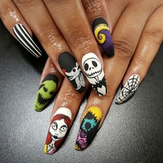 Spooky Halloween Nail Art Designs