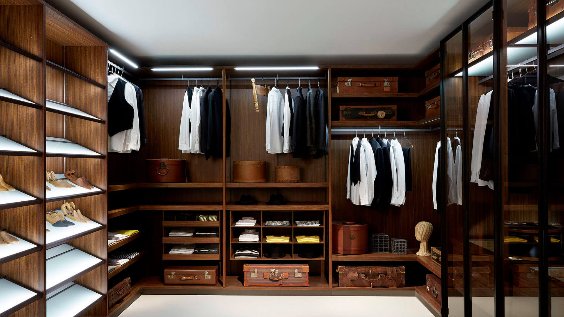 Walk in Closet Designs 