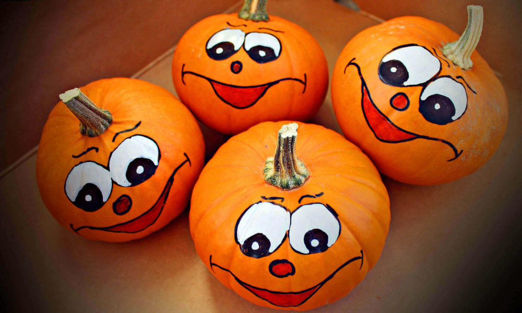 Funny & Easy pumpkin painting with doodle eyes and Cute Smile