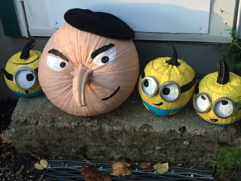 Cute & Funny GRU with Minions Pumpkin Painting