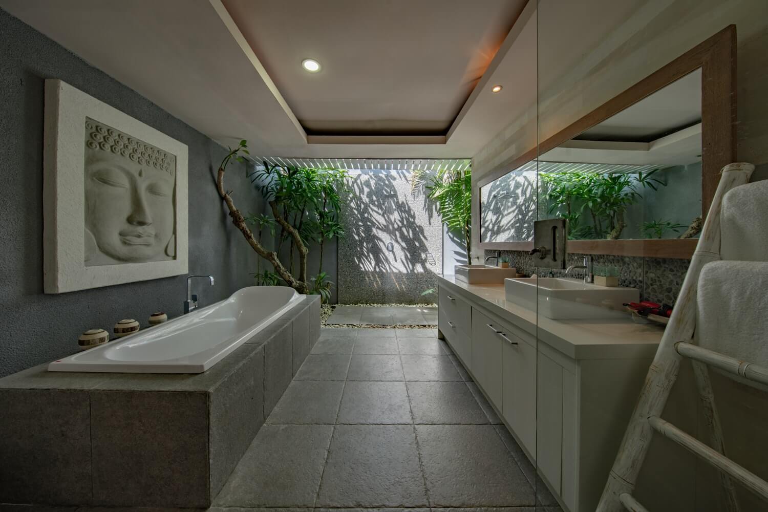 Luxurious Shower 25