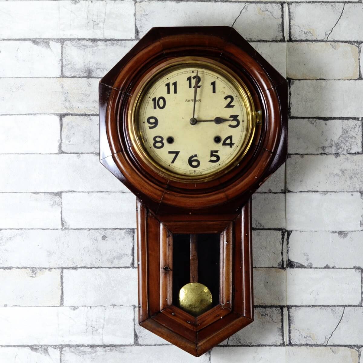 Wall clock 18