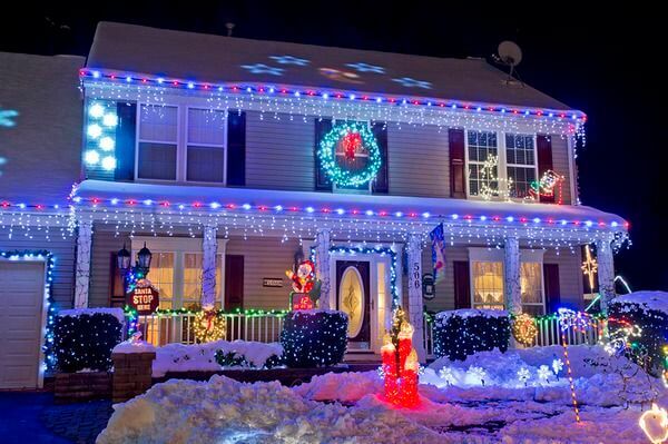 Multicolour Hanging Outdoor Light decorations during Christmas wreath and Lighted Yard