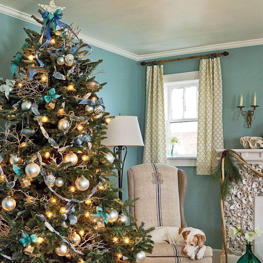 Twinkle Light Decoration Ideas for Christmas