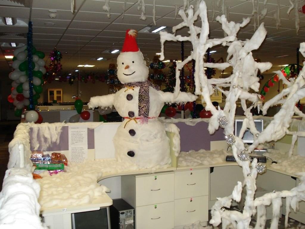 Office Decoration Ideas for Christmas