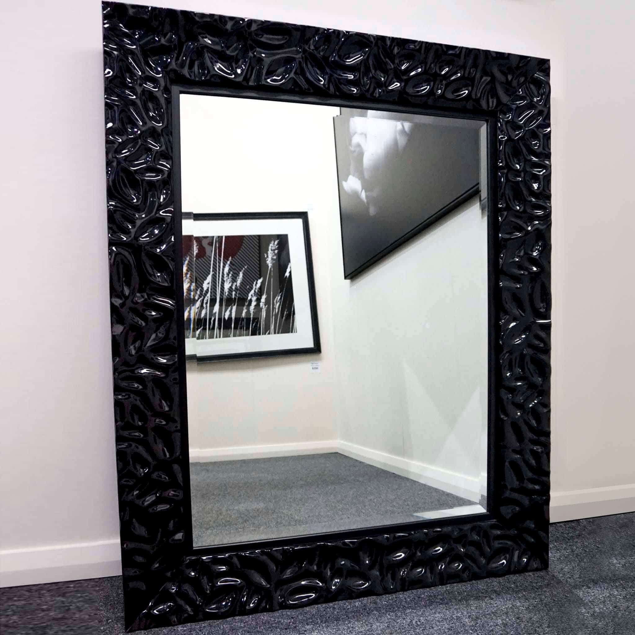 Mirror Frame Decorating Design