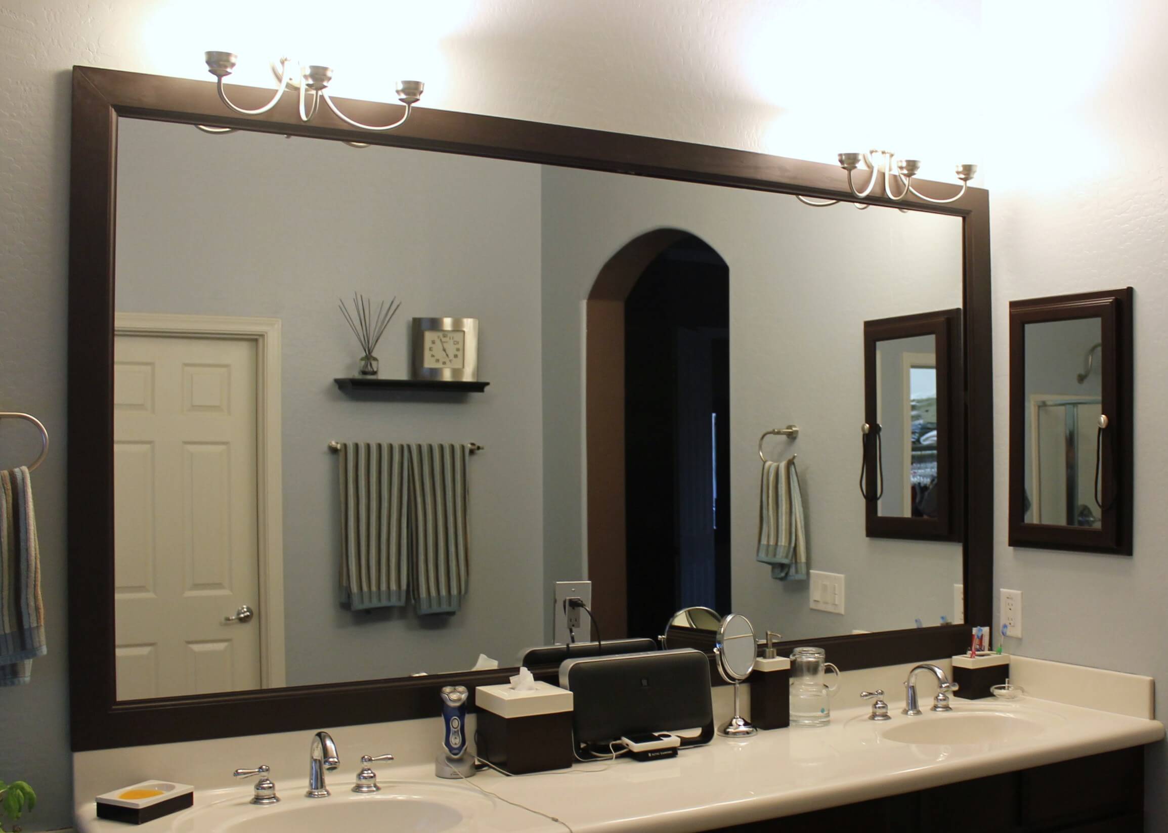 Mirror Frame Decorating Design