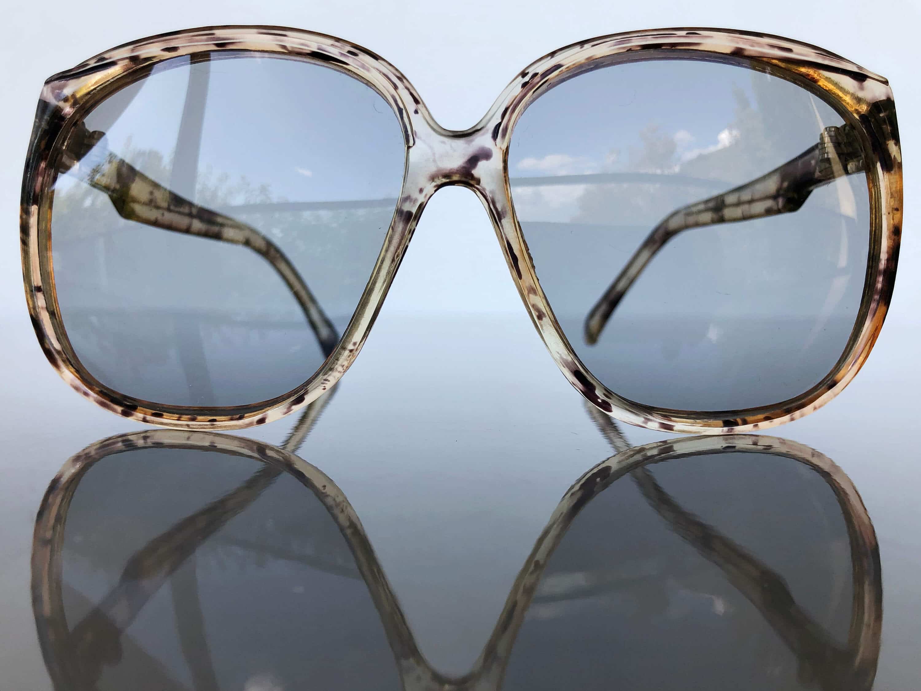 Plastic frames sunglasses