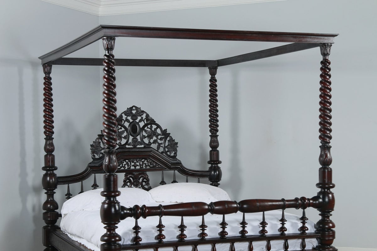 Canopy four poster Bed