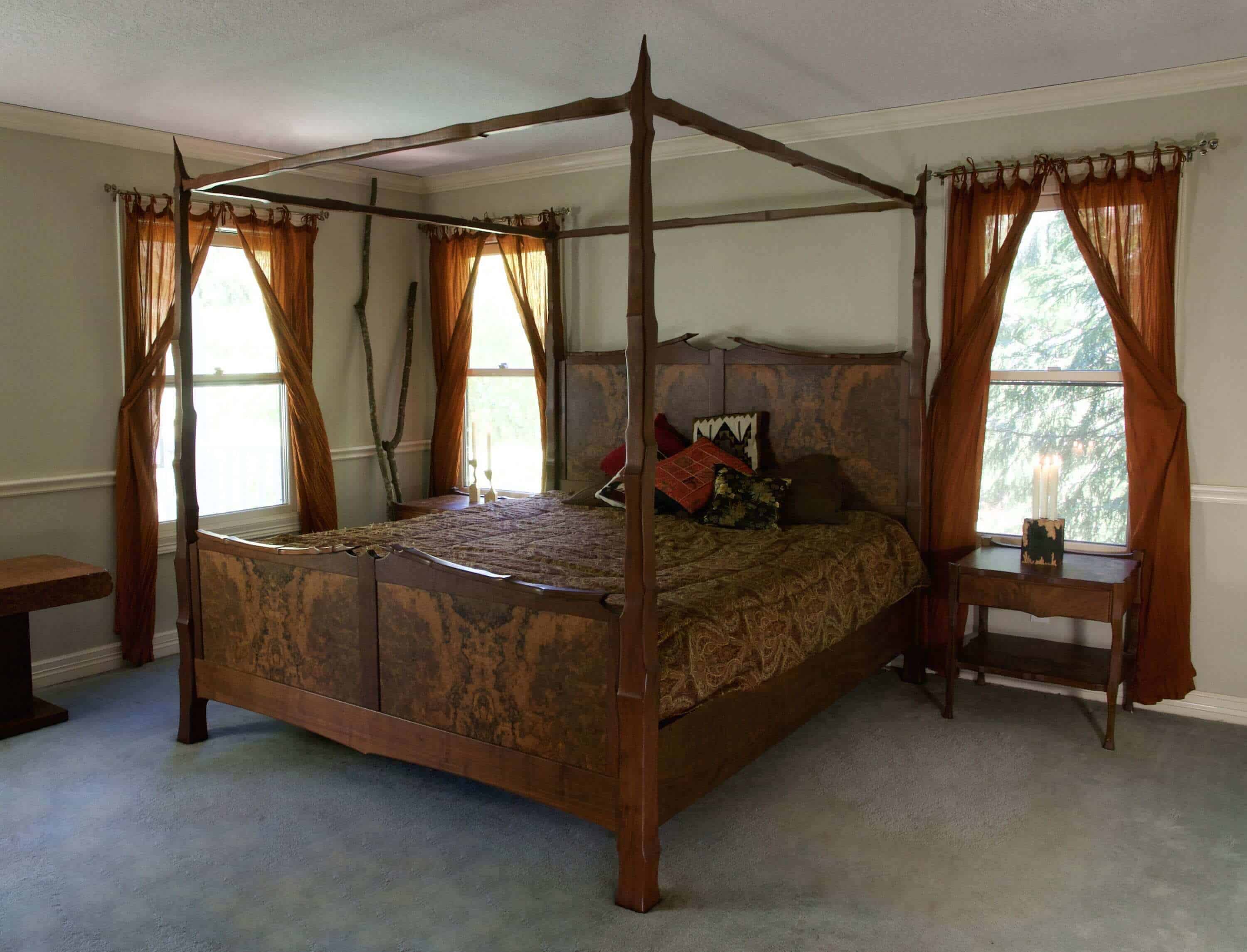 Canopy four poster Bed