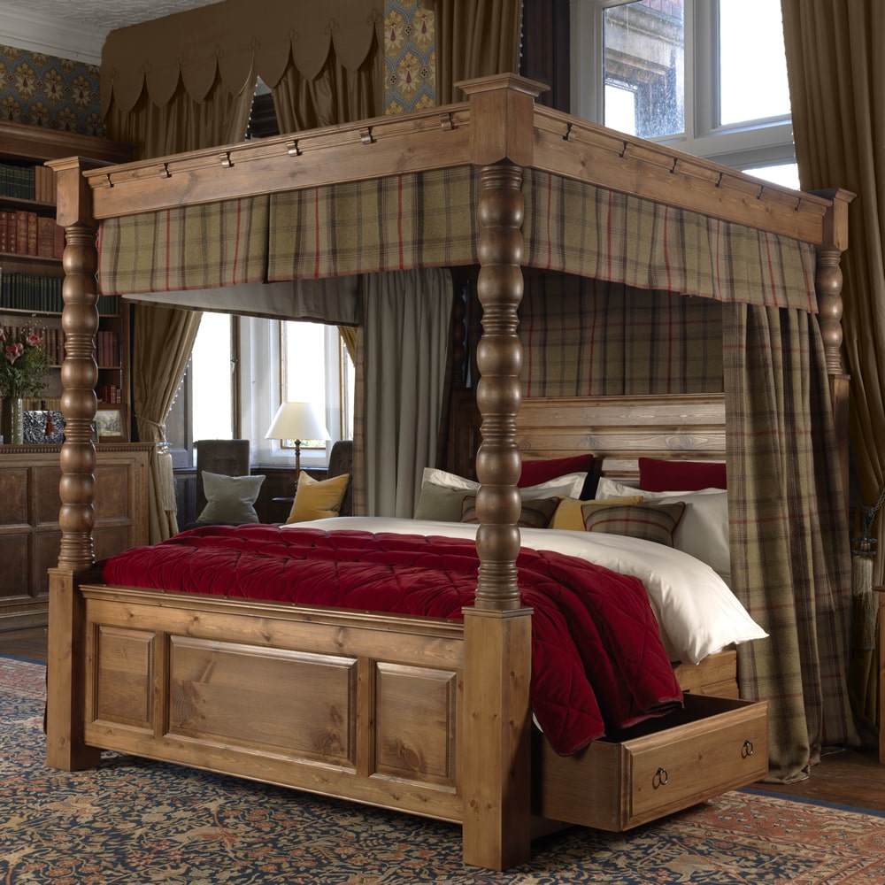 Canopy four poster Bed