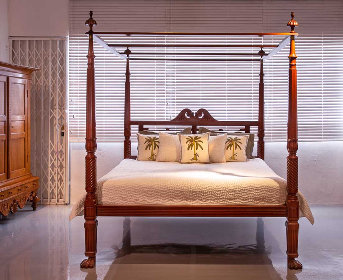 Canopy four poster Bed