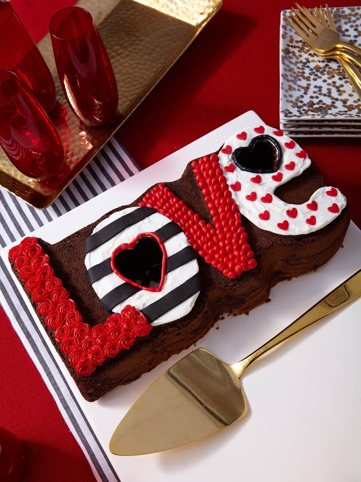 Attractive Cake Decoration Ideas for Valentine's Day - Live Enhanced