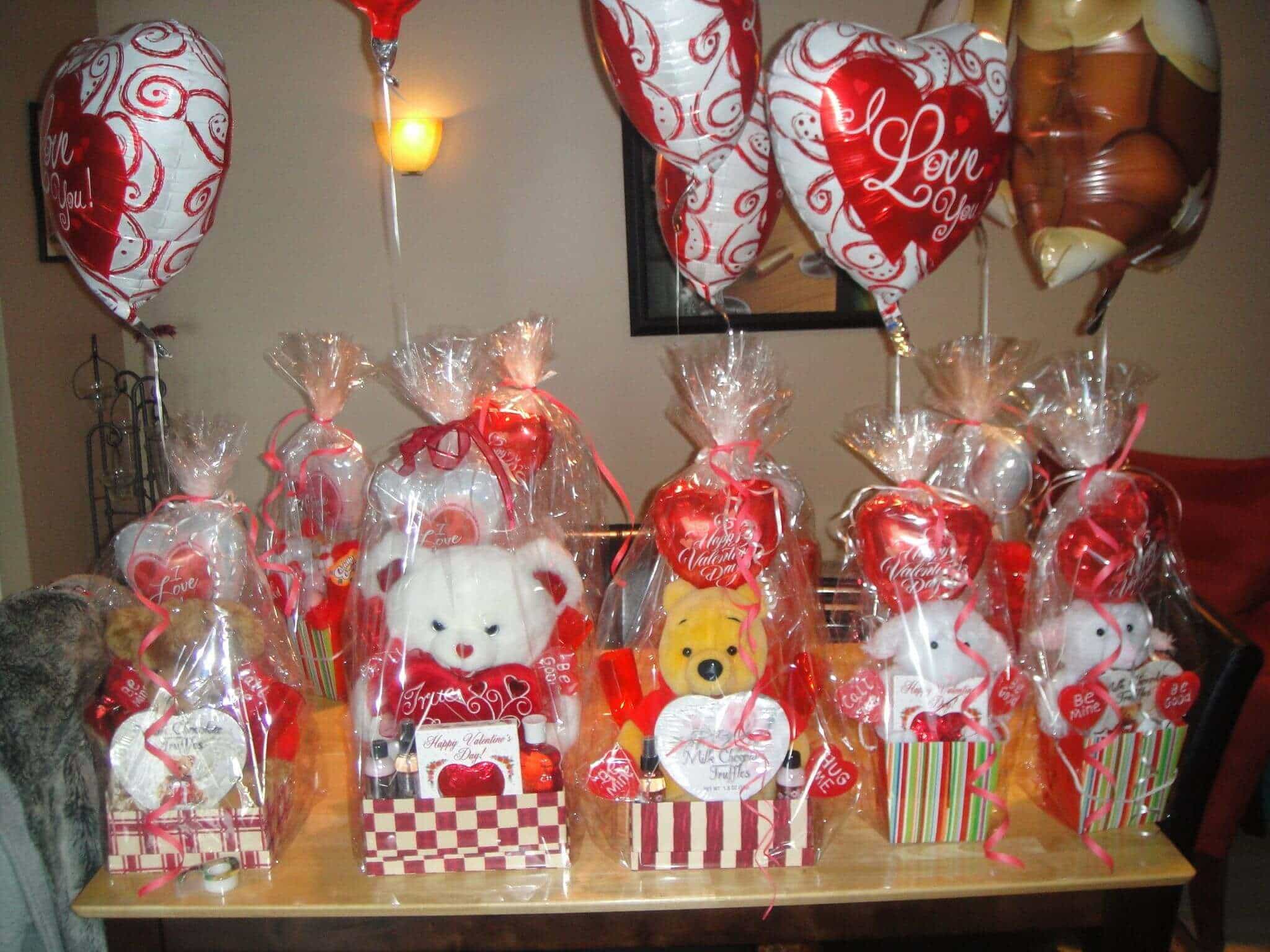 Best Valentine's Day Gift Baskets, Boxes & Gift Sets Ideas