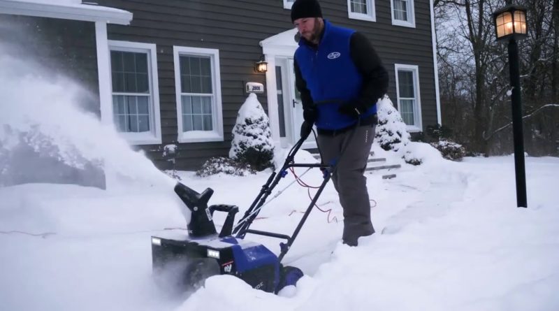 Snowblower by Snow Joe