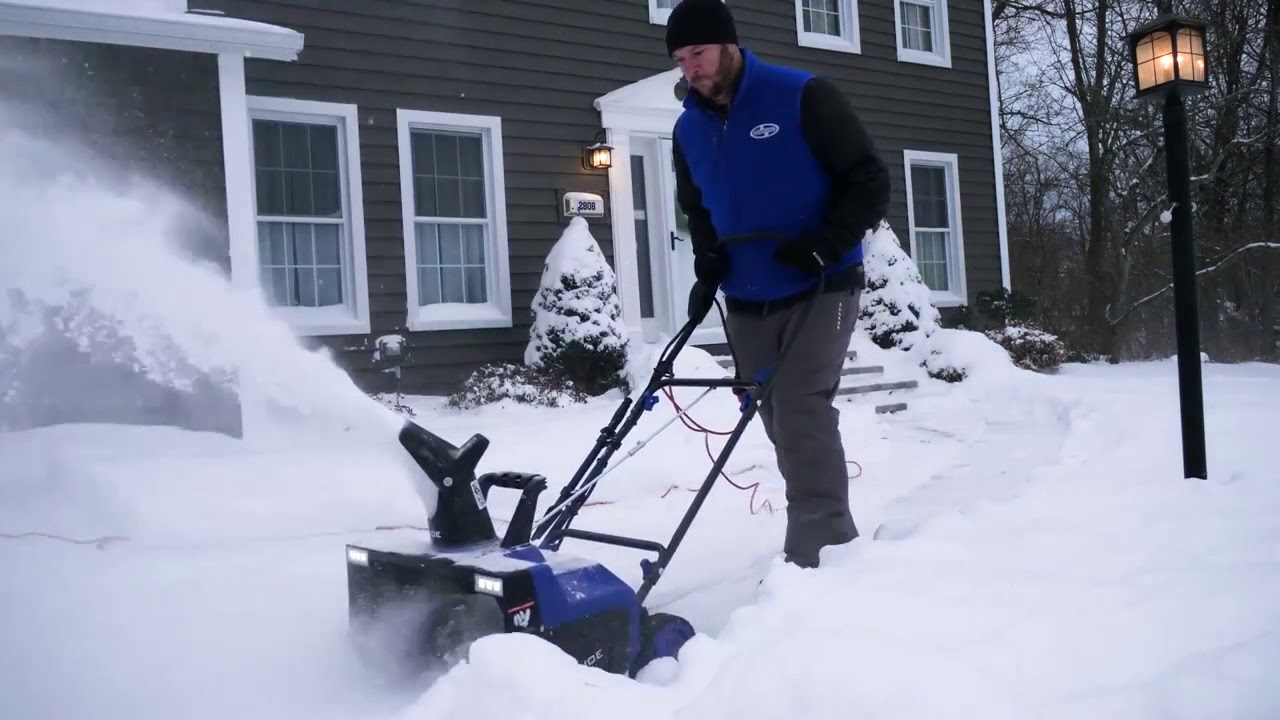 Snowblower by Snow Joe