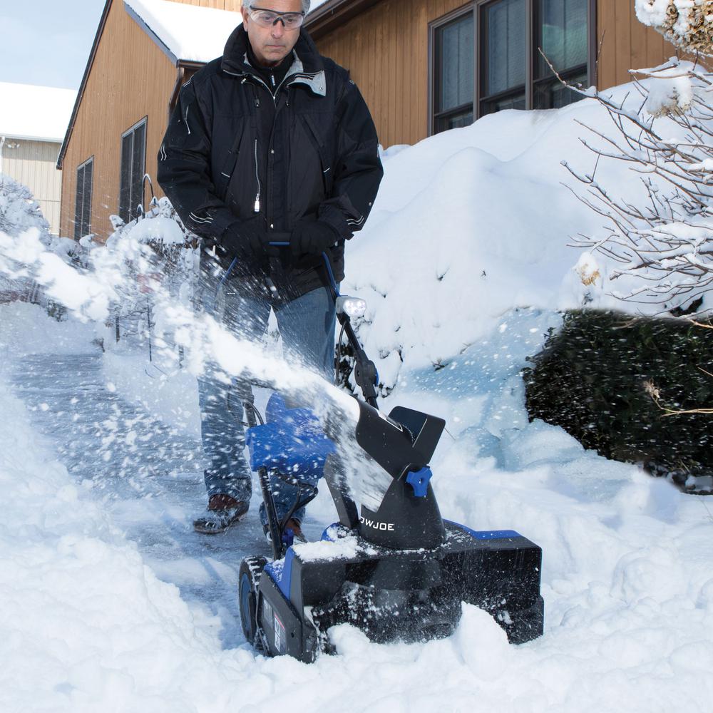 Snowblower by Snow Joe