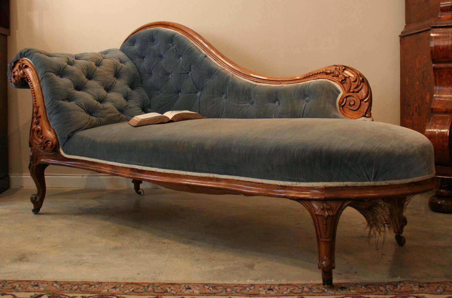 Chaise Lounge Sofas 