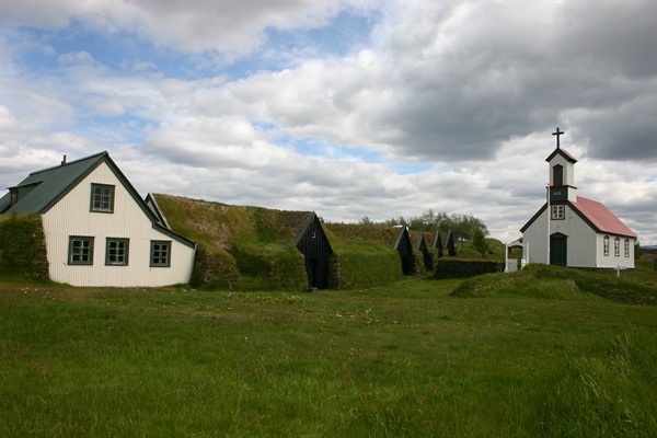 keldur turf house