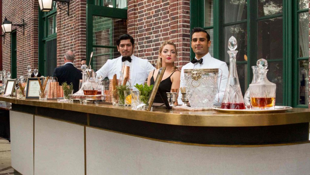 How to Throw the Best Luxury Party Possible at Your Estate