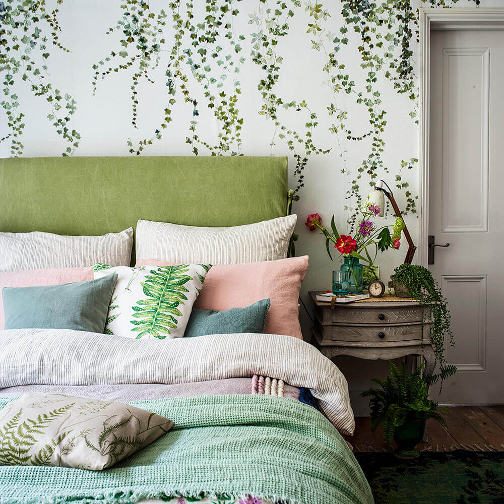 decorate bedroom with plants