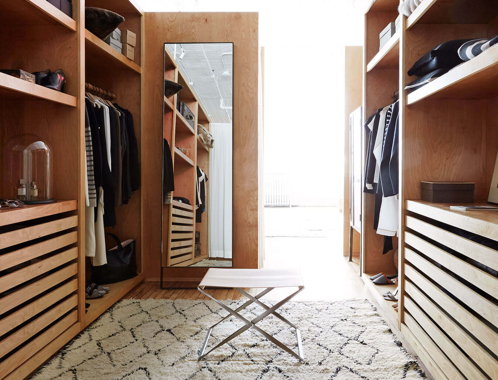 Styling and Closet Organizing Tips