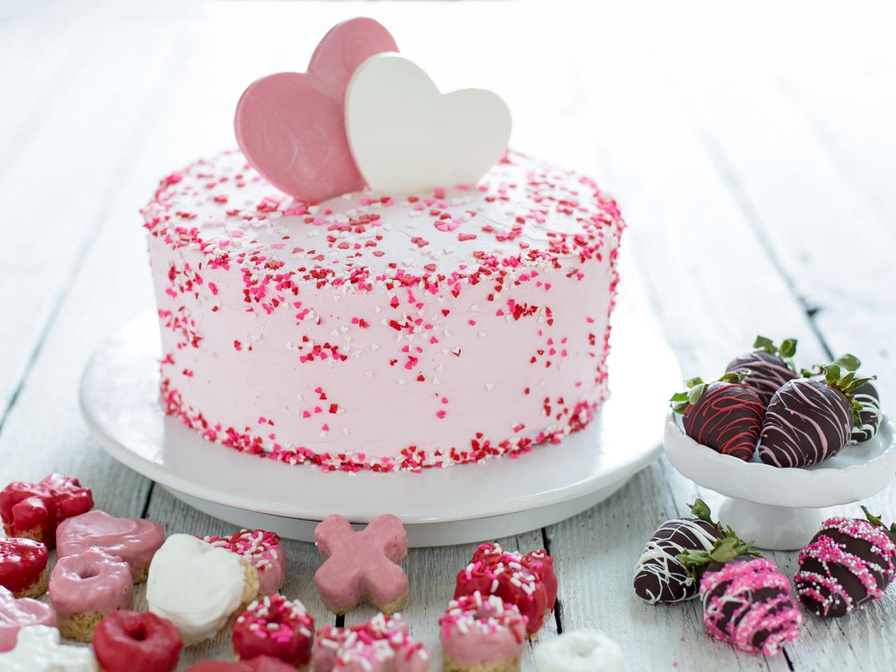 Valentine's Day Cake Decoration Ideas. 