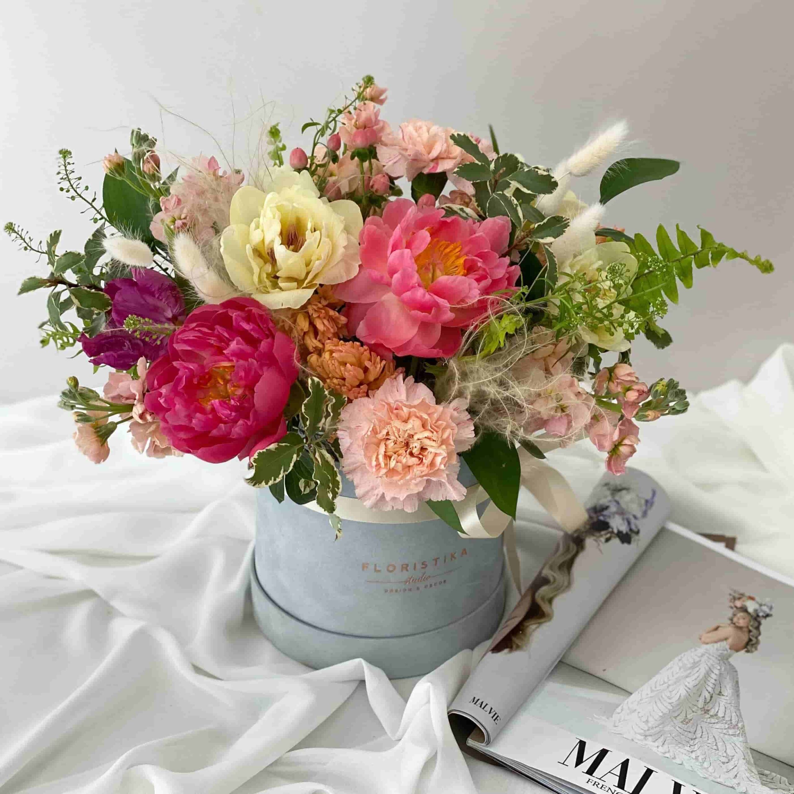 hatbox flowers 