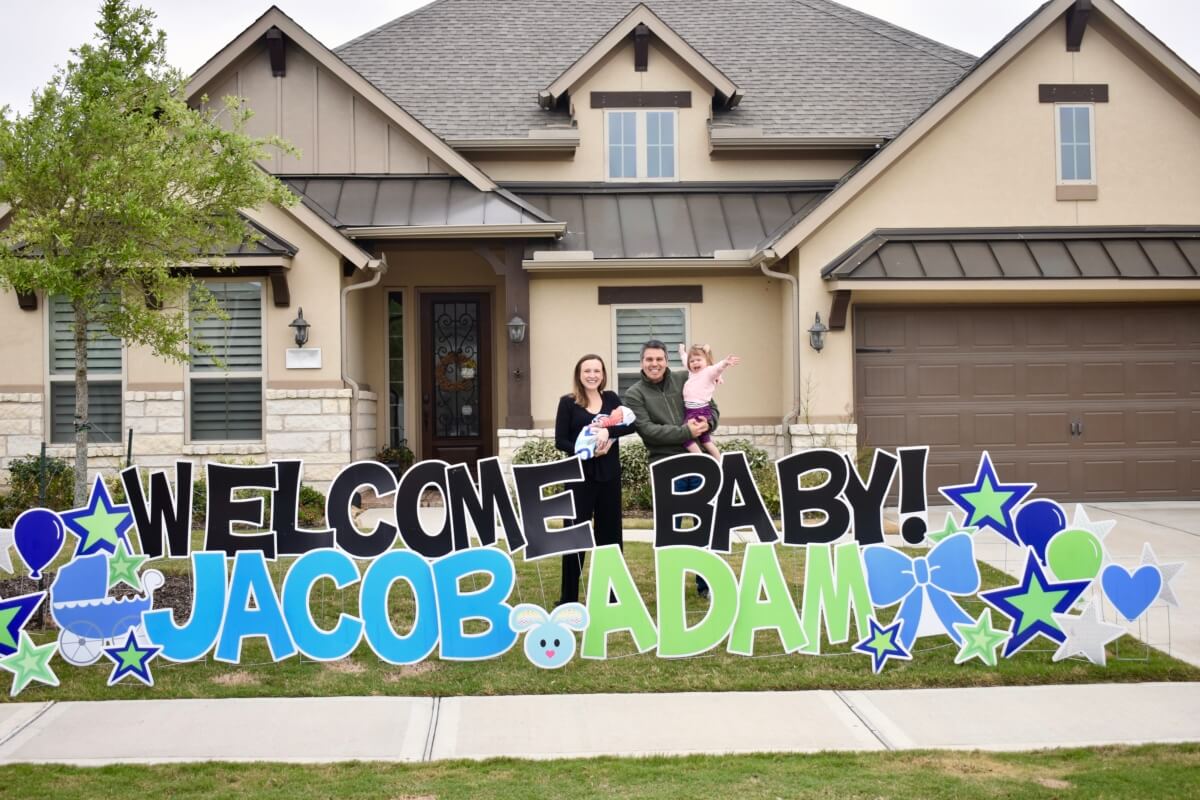 Why Should You Opt for Personalized Baby Yard Signs