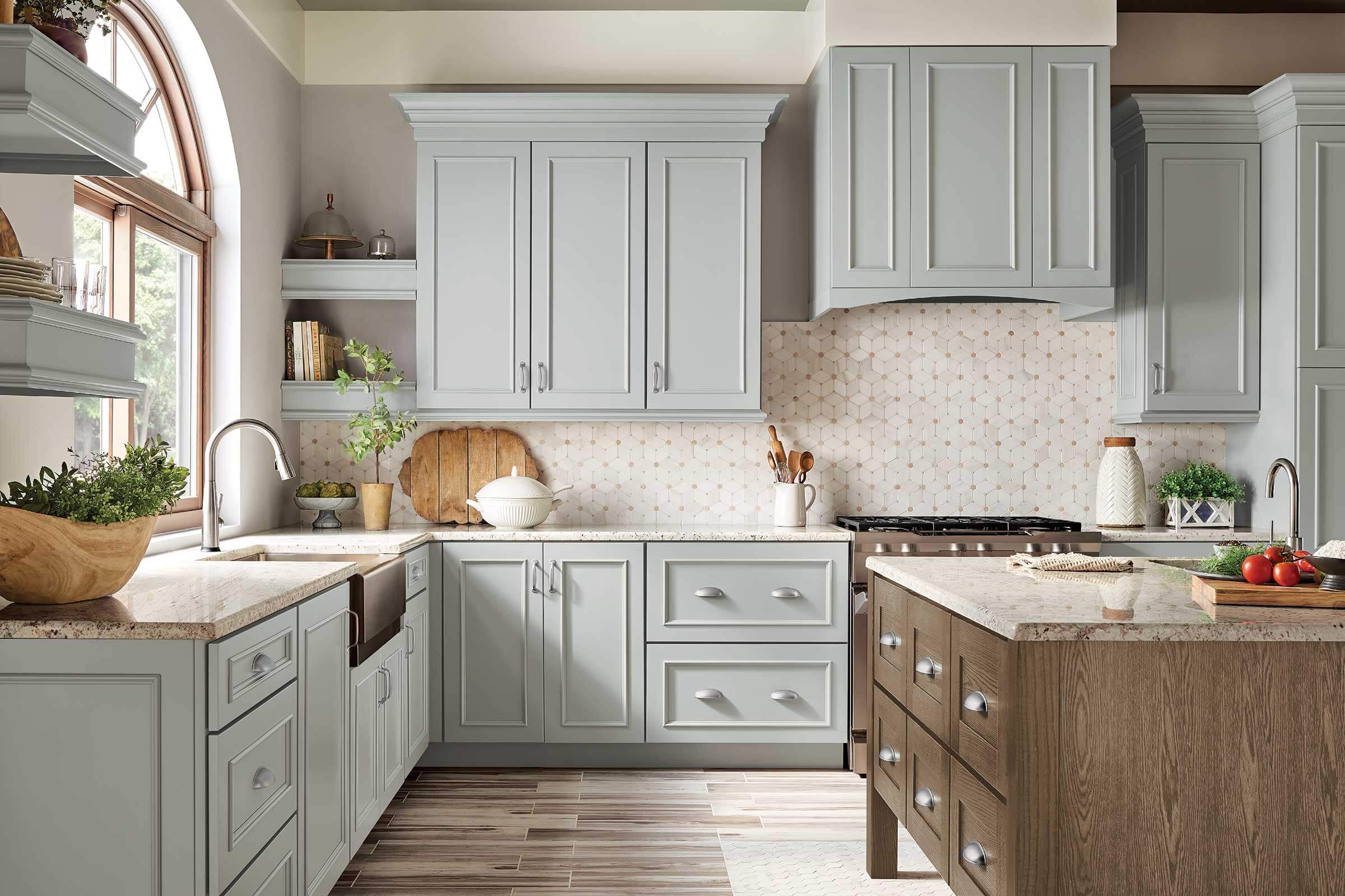 Choose the Color of Your Kitchen Cabinet 