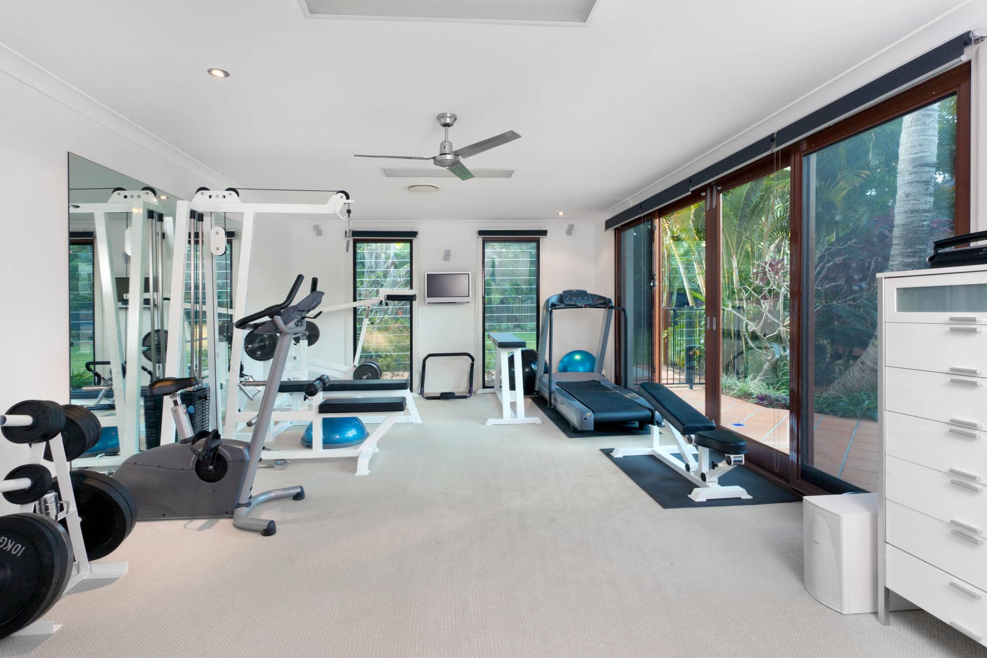 turning your garage a home gym 