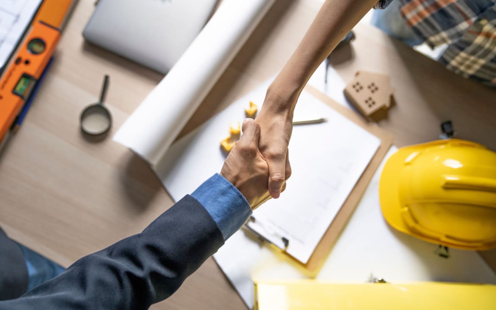 What Steps to Take When Finding a New Contractor - Live Enhanced