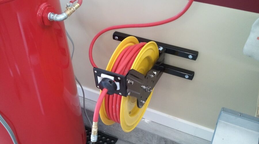 Use Retractable Air Hose Reels in Your Workshop