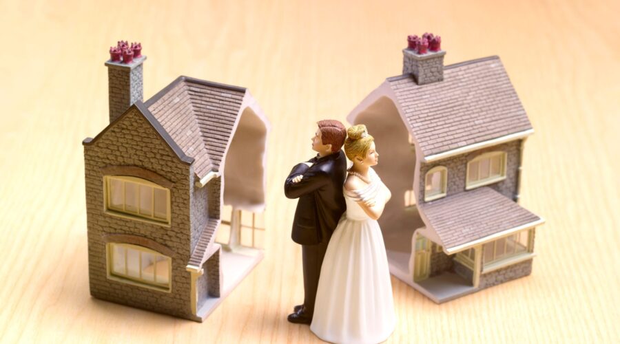 Calculate a House Buyout In a Divorce